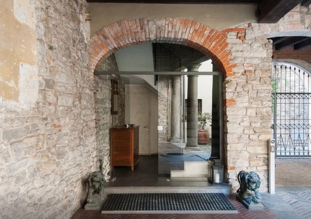 B&B La Torretta Di Via Tassis Bergamo Bagian luar foto