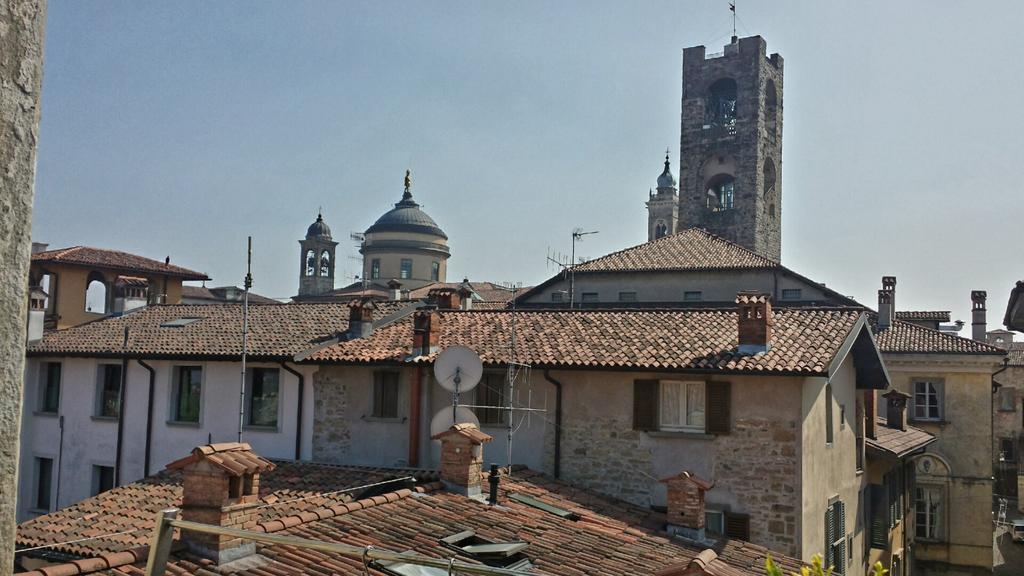 B&B La Torretta Di Via Tassis Bergamo Bagian luar foto
