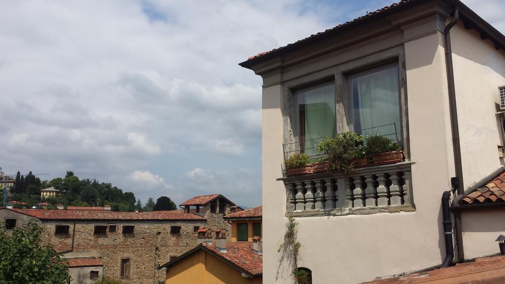 B&B La Torretta Di Via Tassis Bergamo Ruang foto